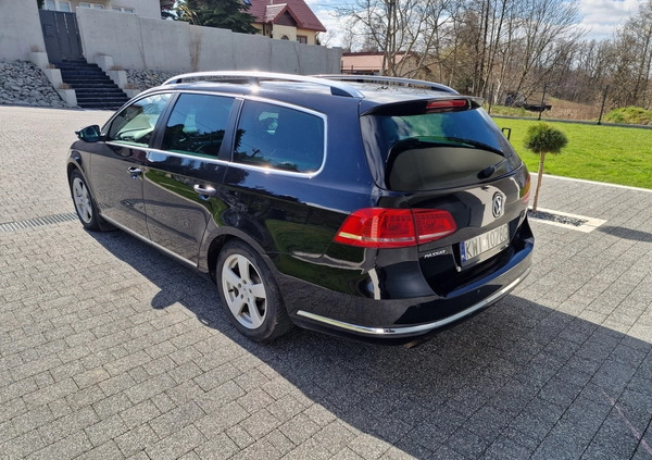 Volkswagen Passat cena 28900 przebieg: 200000, rok produkcji 2011 z Wieliczka małe 121